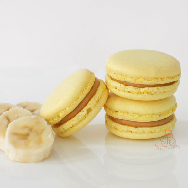 Macarons cu banane si caramel