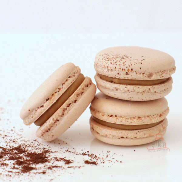 Macarons cu cafea