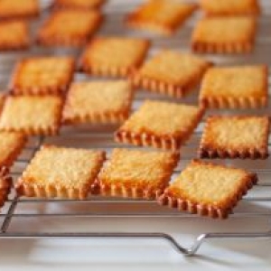 bonus reteta biscuiti cu galbenusuri